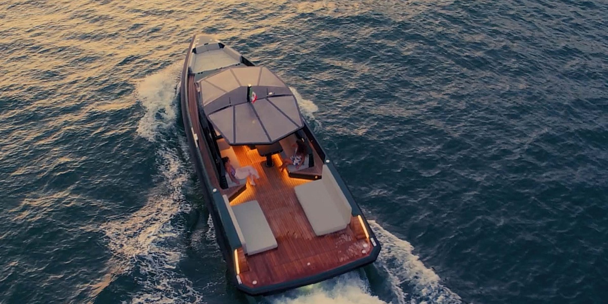 Аренда luxury tender Wally 43 Azure на Миконосе